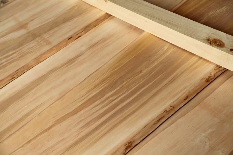 drevený stropný podhľad